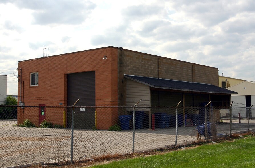 More Photos Of 8870 Frost Ave, Saint Louis Service For Lease