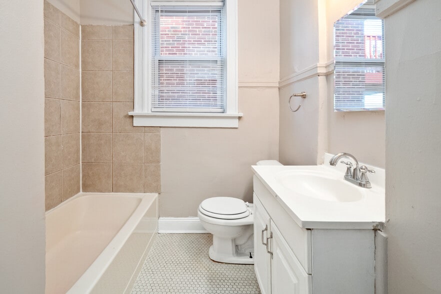 More Photos Of 5027 Chippewa St, Saint Louis Multifamily For Sale