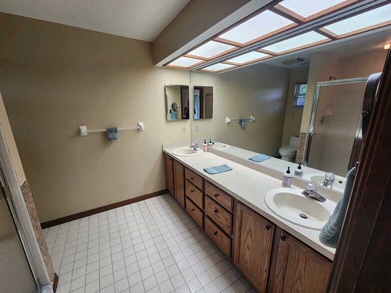 More Photos Of 2105 Drew St, Clearwater Office For Sale