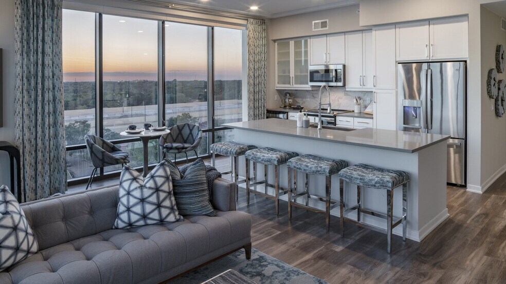 More Photos Of 295 NE Ivanhoe Blvd, Orlando Apartments For Lease