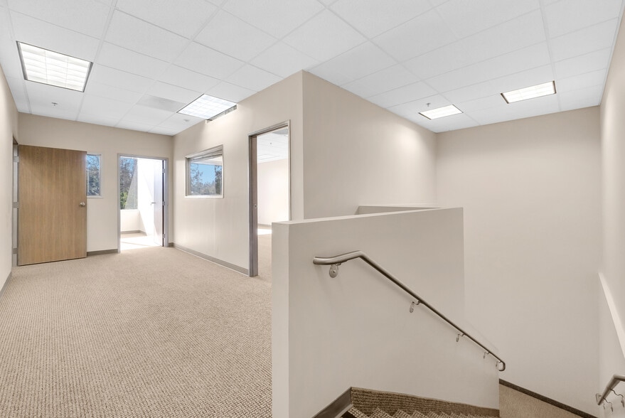 More Photos Of 64-76 Maxwell, Irvine Light Manufacturing For Lease