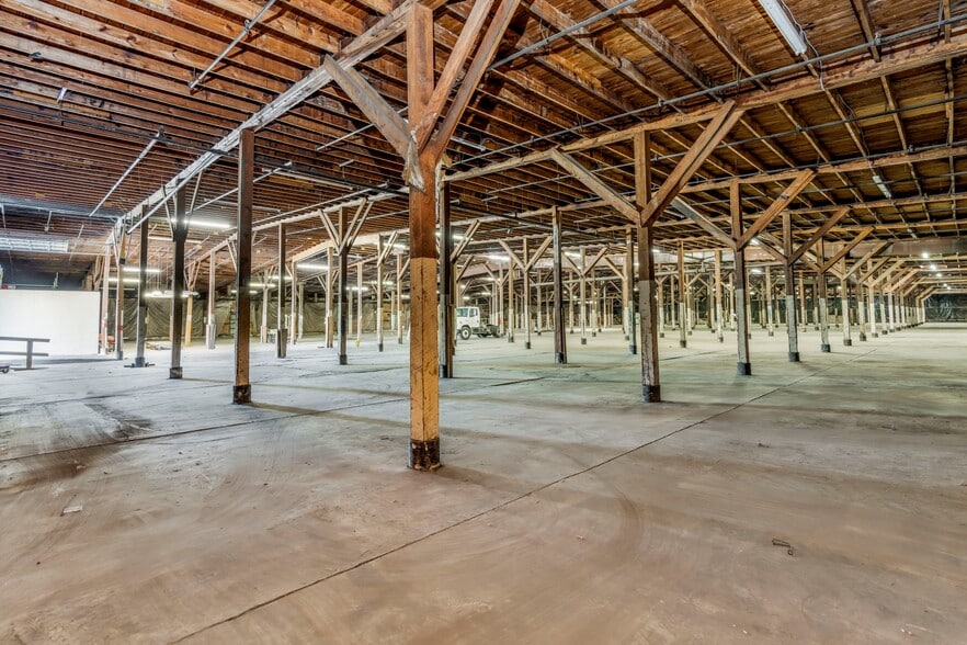 More Photos Of 1215 S Brightleaf Blvd, Smithfield Warehouse For Lease