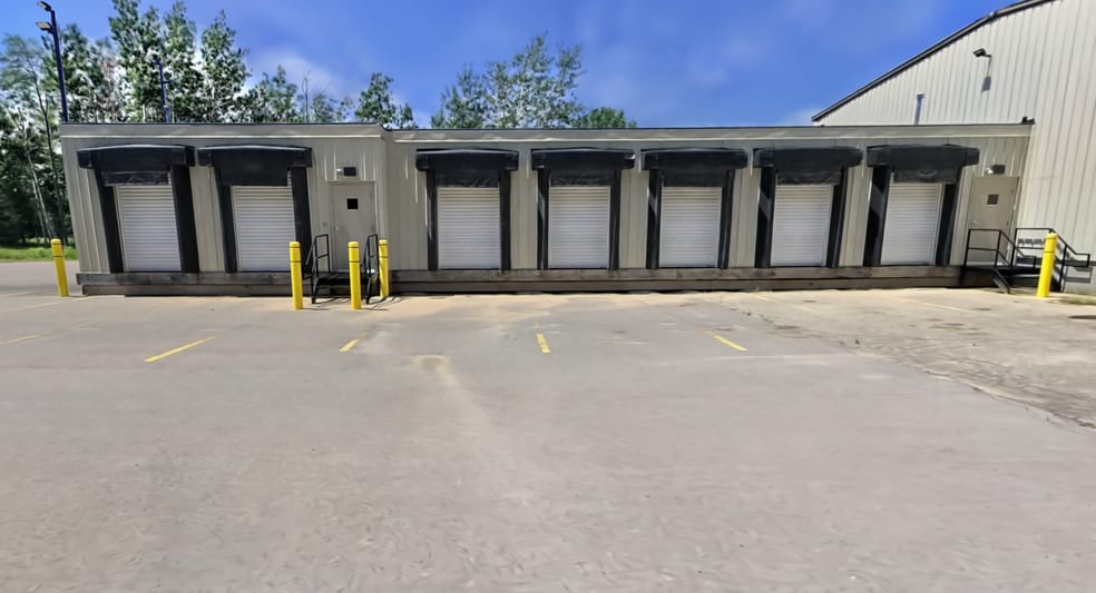 More Photos Of 1421 Potthoff St, Cadillac Distribution For Sale