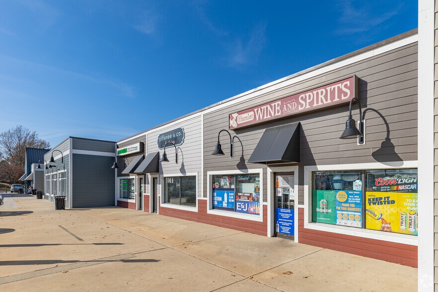 More Photos Of 1059 Walker Rd, Dover Unknown For Lease