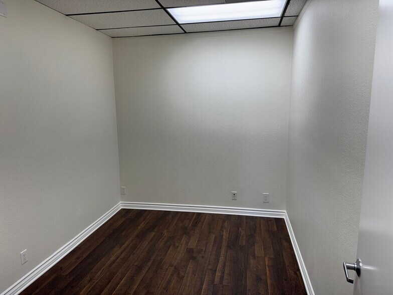 More Photos Of 25124 Narbonne Ave, Lomita Office For Lease