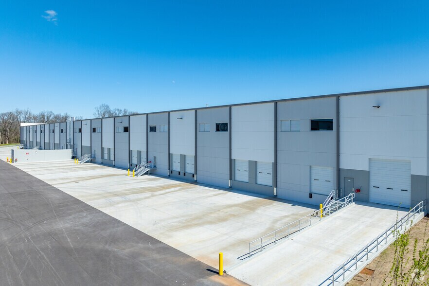 More Photos Of 8110 Tridon Dr, Smyrna Unknown For Lease