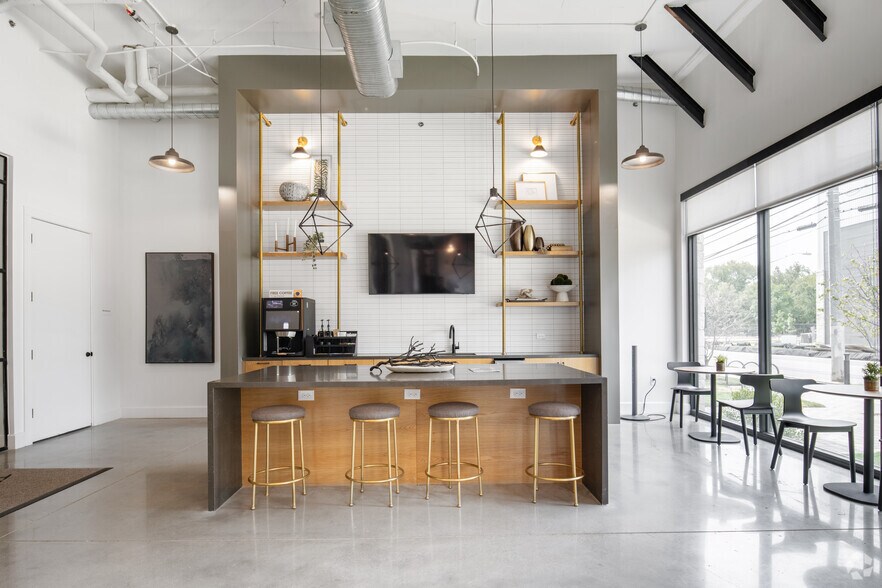 More Photos Of 5100 Bolm Rd, Austin Apartments For Lease