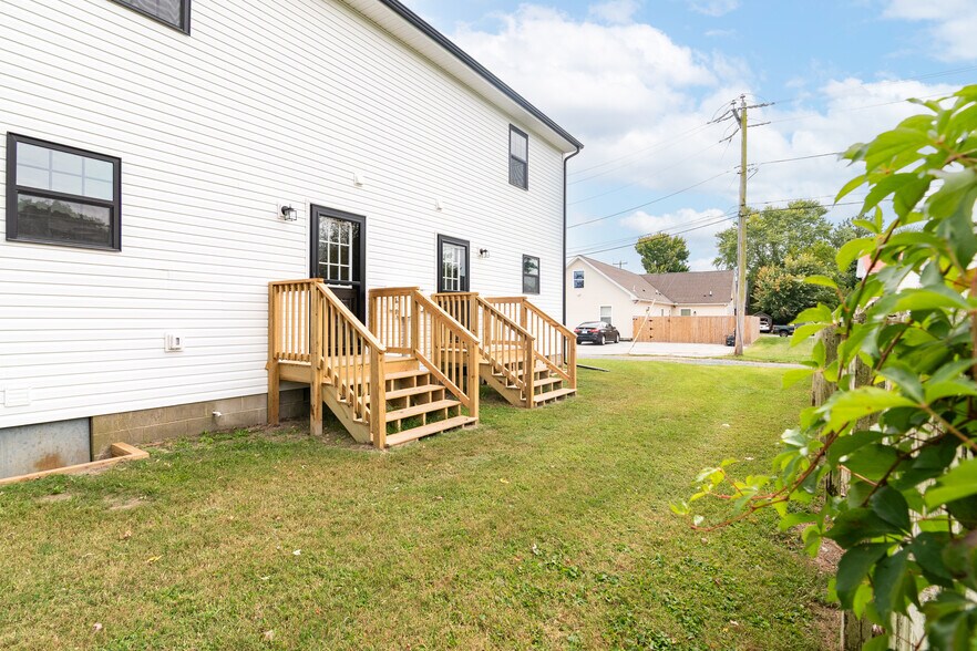 More Photos Of 105 E Adams St, Georgetown Apartments For Sale