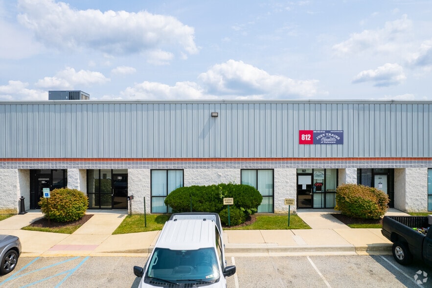 More Photos Of 500-514 Interchange Blvd, Newark Unknown For Lease