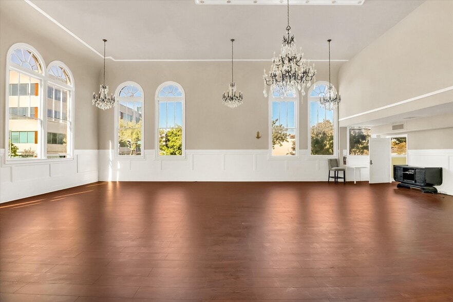 More Photos Of , Sacramento General Retail For Sale