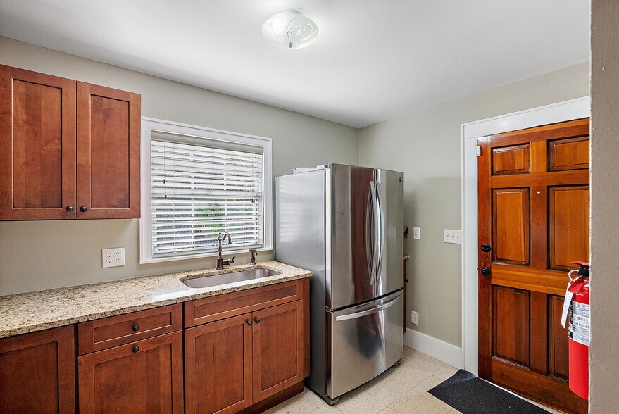 More Photos Of 2632 Central Ave, Saint Petersburg Office Residential For Sale