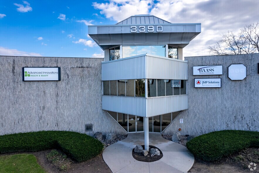 More Photos Of 3390 S Service Rd, Burlington Office For Lease