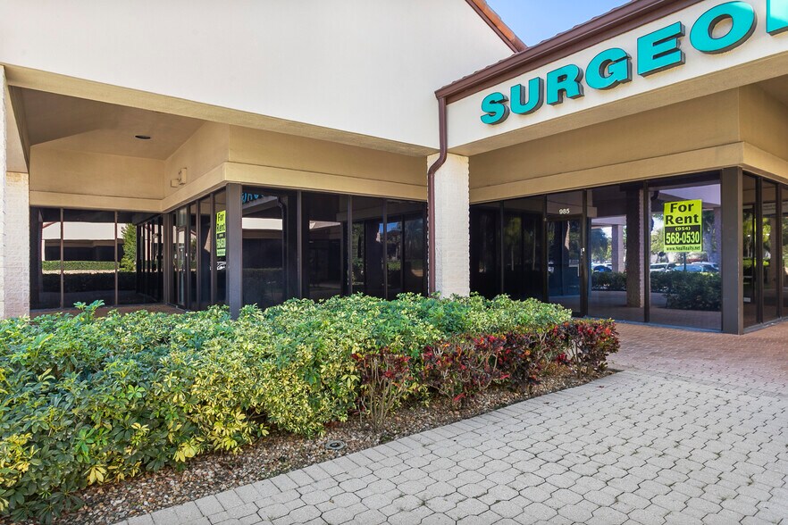 More Photos Of 901-1001 N University Dr, Coral Springs General Retail For Lease