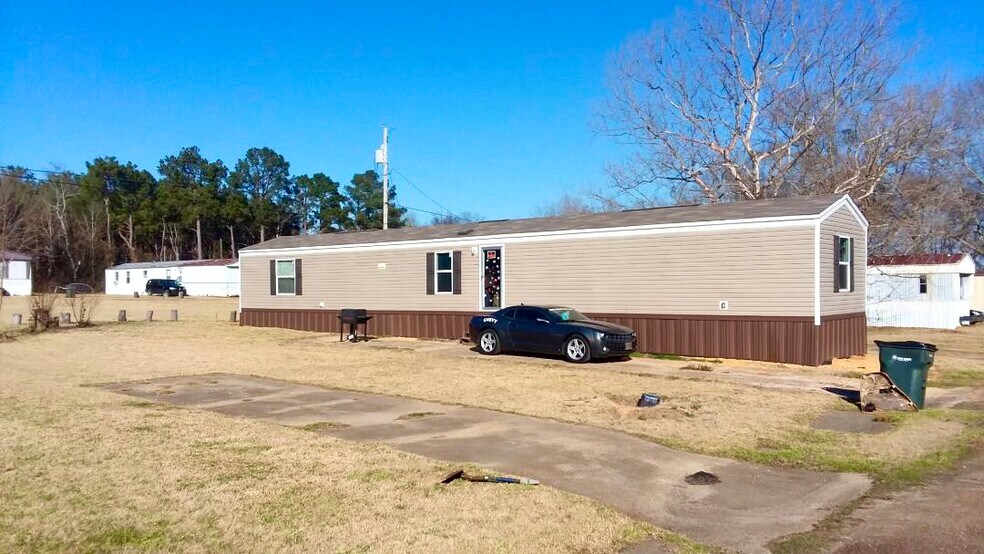 More Photos Of 100 Maddox Dr, Crystal Springs Manufactured Housing Mobile Home Park For Sale