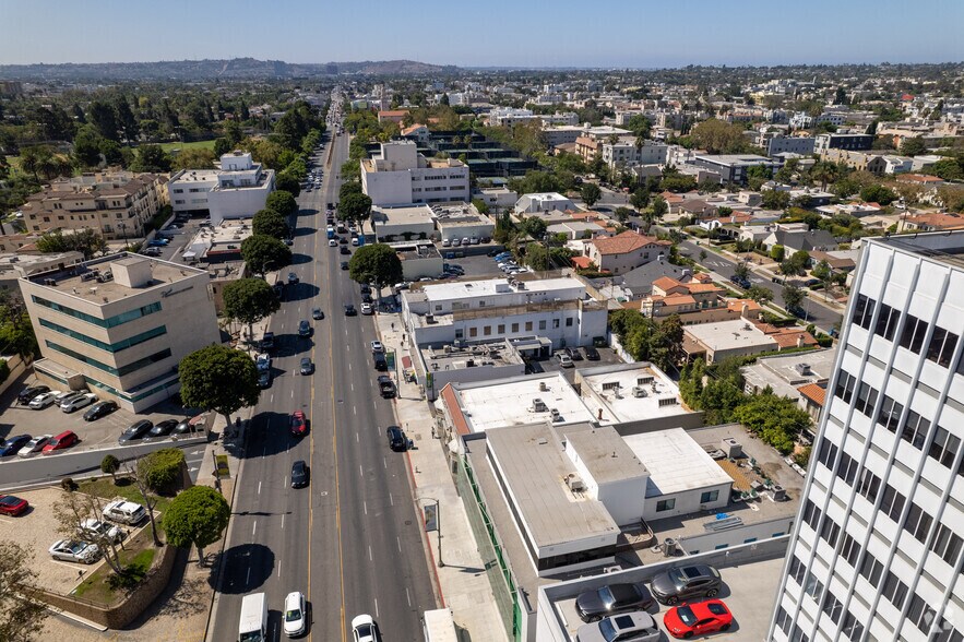 More Photos Of 215 S La Cienega Blvd, Beverly Hills Office For Lease