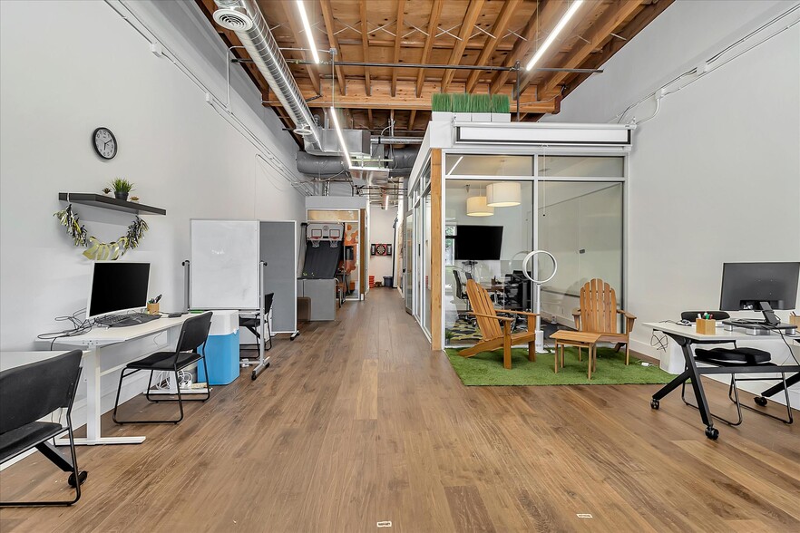 More Photos Of 335 Convention Way, Redwood City Unknown For Lease