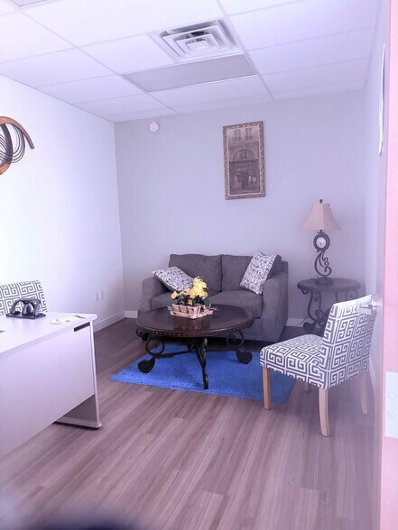 More Photos Of 18434 N 99th Ave, Sun City Storefront For Lease