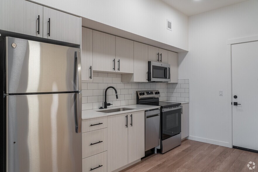 More Photos Of 492 NE 2nd St, Gresham Apartments For Lease