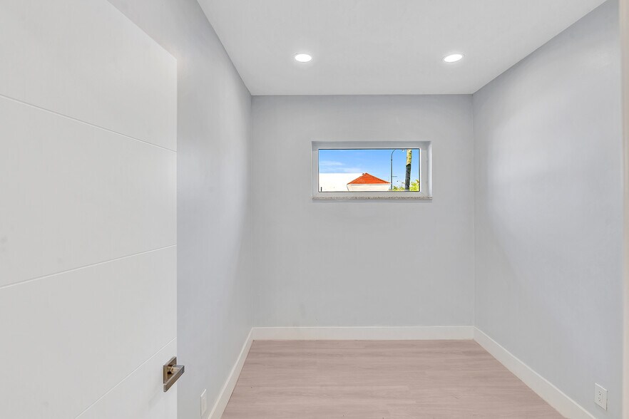 More Photos Of 6240-6244 Miramar Pky, Miramar Medical For Lease