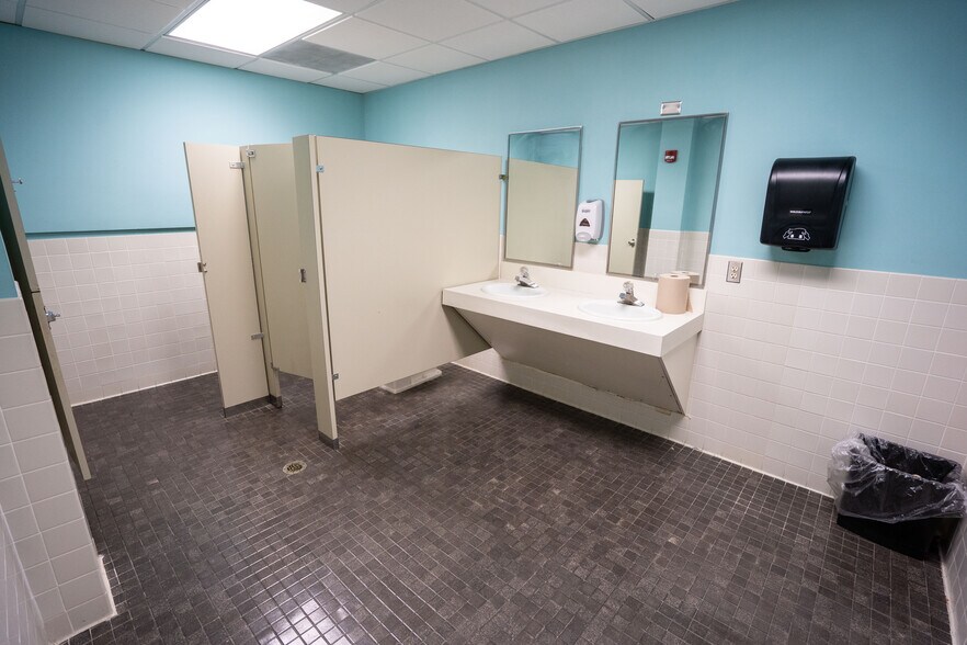 More Photos Of 101-103 W Main St, Durham Office For Lease