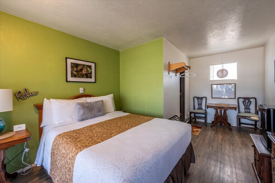 More Photos Of 940 Oregon Ave SE, Bandon Hospitality For Sale