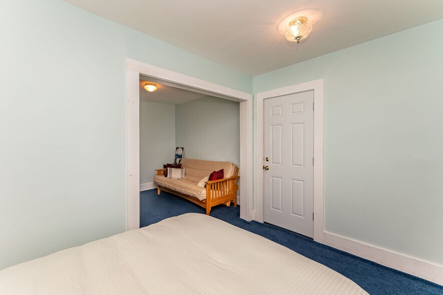 More Photos Of 112 Lafayette Rd, North Hampton General Retail For Sale