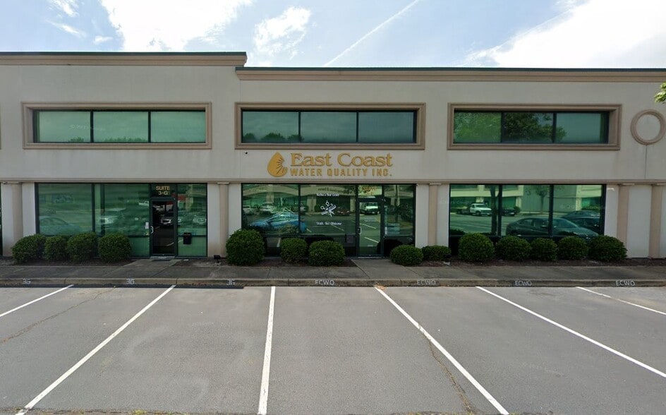 More Photos Of 3303 Airline Blvd, Portsmouth Light Distribution For Sale