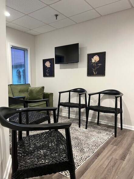 More Photos Of 130 Maple Ave, Red Bank Medical For Lease