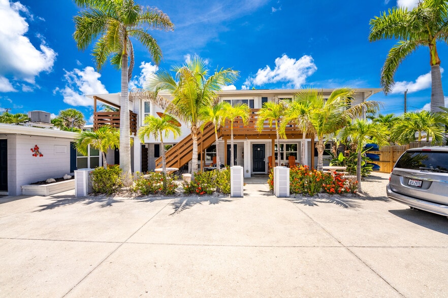 More Photos Of 1130 Gulf Blvd, Englewood Apartments For Sale