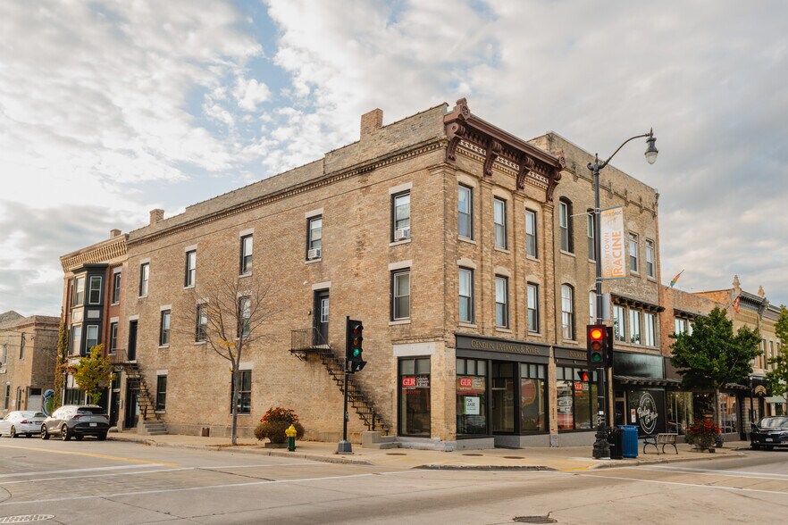 More Photos Of 244-246 Main St, Racine Storefront Retail Residential For Lease
