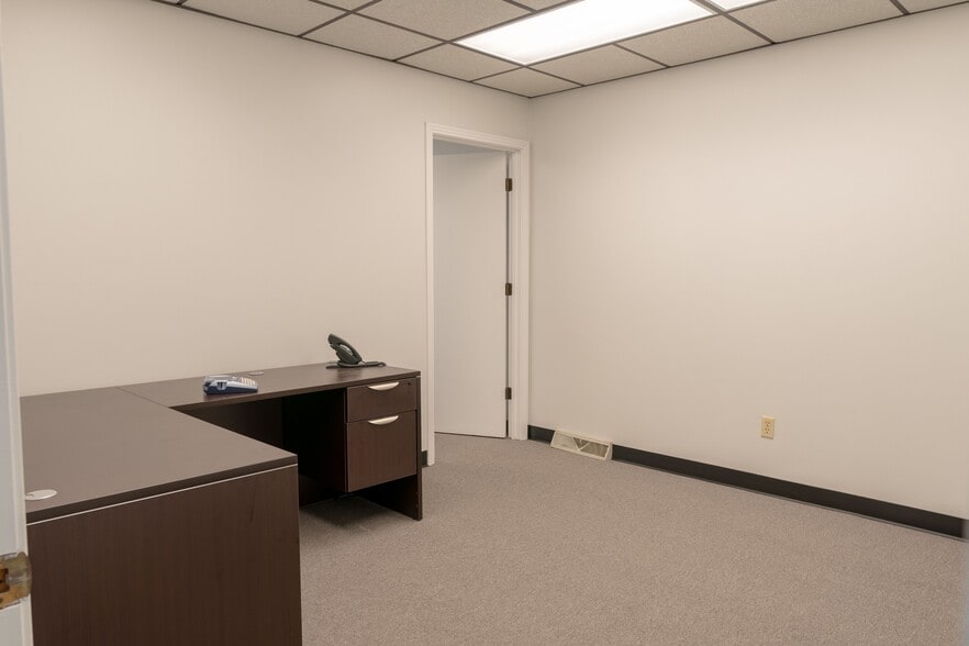 More Photos Of 385-387 Industrial Dr, Mount Juliet Warehouse For Lease