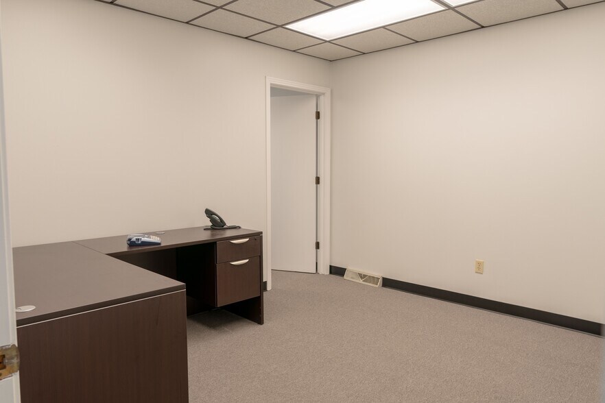 More Photos Of 385-387 Industrial Dr, Mount Juliet Warehouse For Lease