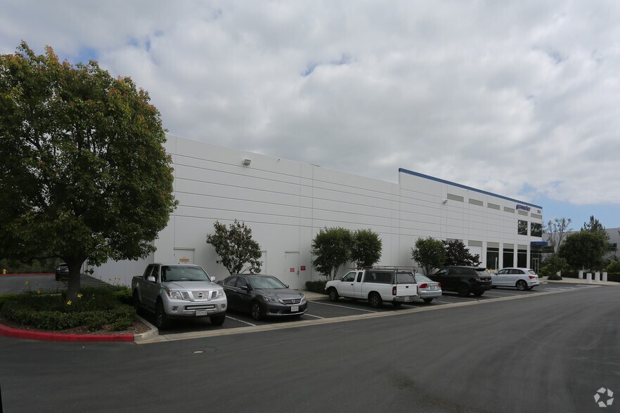 More Photos Of 20562 Crescent Bay Dr, Lake Forest Warehouse For Lease