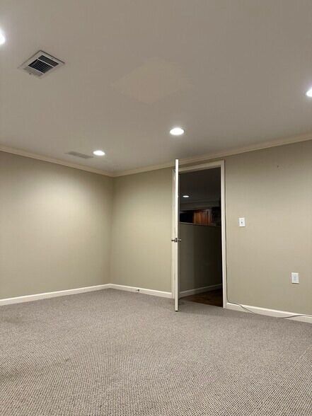 More Photos Of 2255 Sewell Mill Rd NE, Marietta Office For Lease