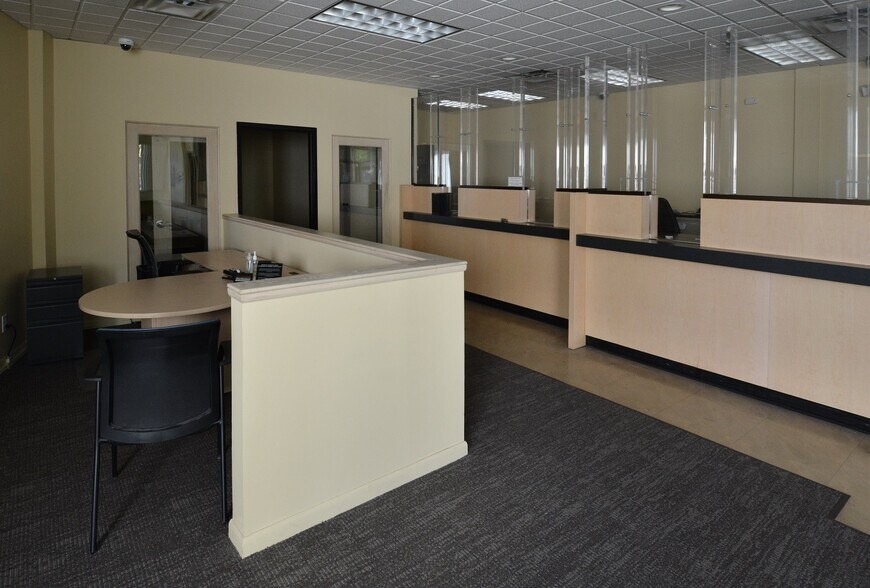 More Photos Of 545 Shaler Blvd, Ridgefield Storefront Retail Office For Lease