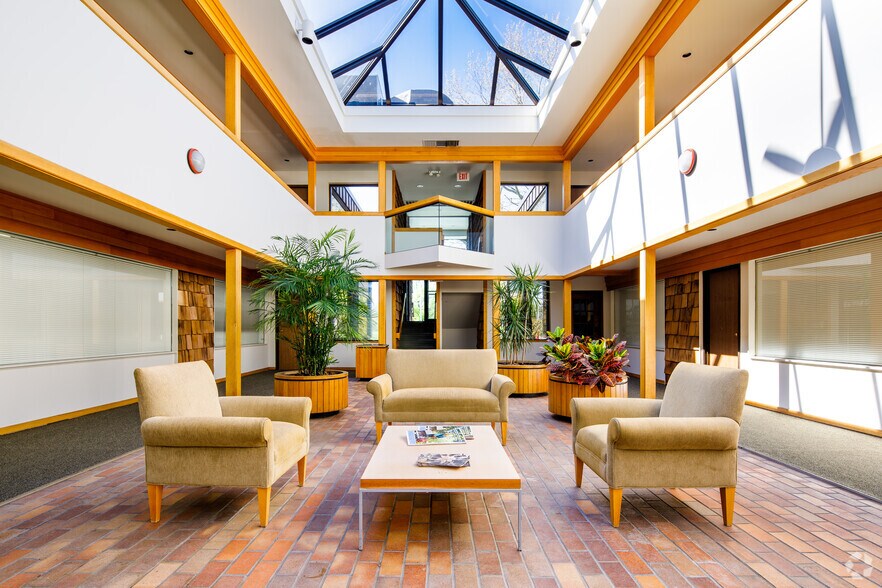 More Photos Of 2008 Hogback Rd, Ann Arbor Unknown For Lease