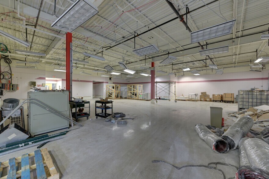 More Photos Of 1320 Taylor St, Elyria Warehouse For Lease