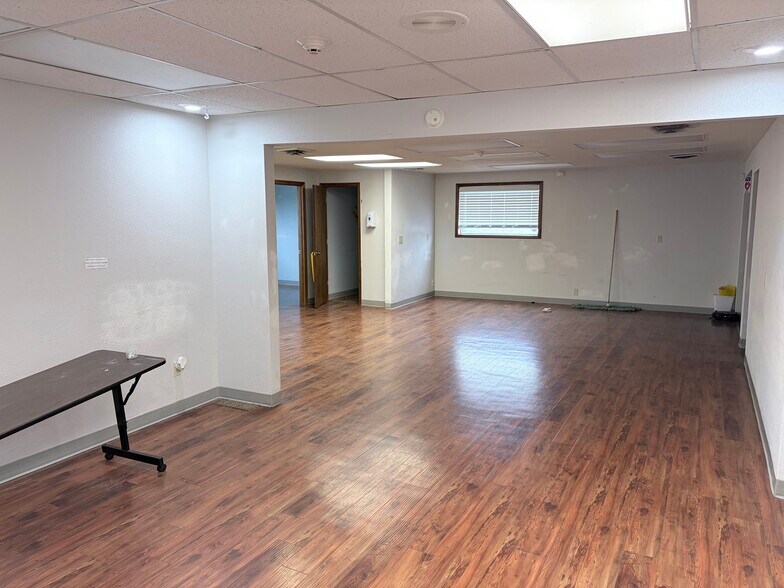 More Photos Of 950-960 Uglow Ave SE, Dallas Medical For Sale