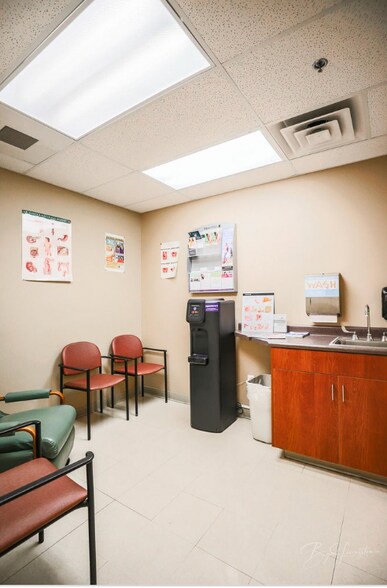 More Photos Of 368 E Riverside Dr, St George Medical For Sale