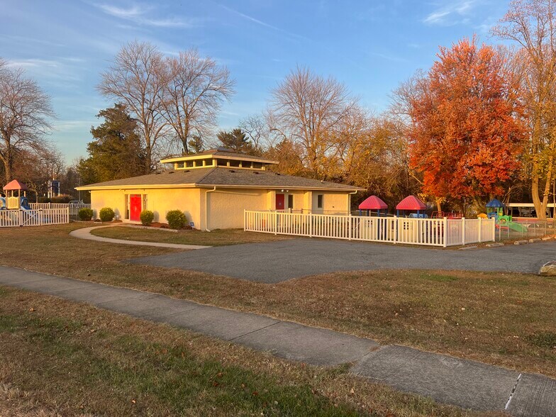 More Photos Of 5702 Kirkwood Hwy, Wilmington Daycare Center For Lease