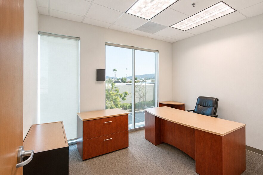 More Photos Of 950 Boardwalk, San Marcos Office For Sale