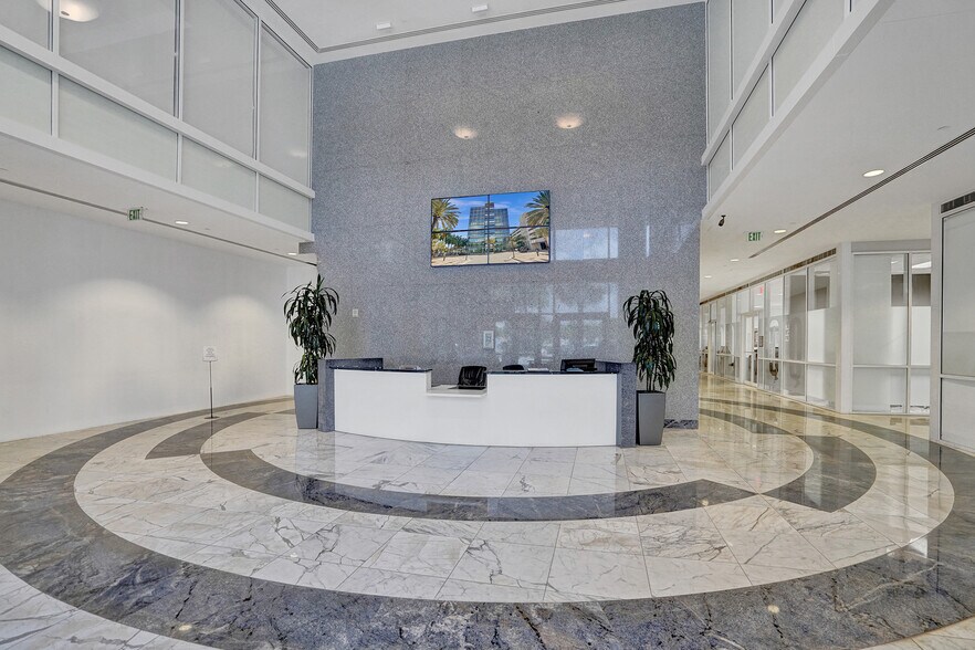 More Photos Of 18851 NE 29th Ave, Aventura Office For Lease