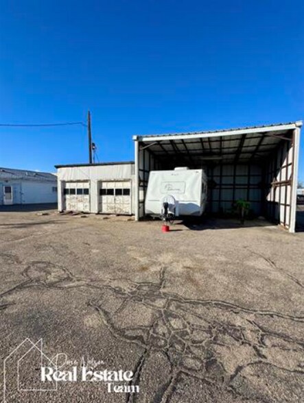 More Photos Of 515 N Lennox St, Casper Industrial For Sale