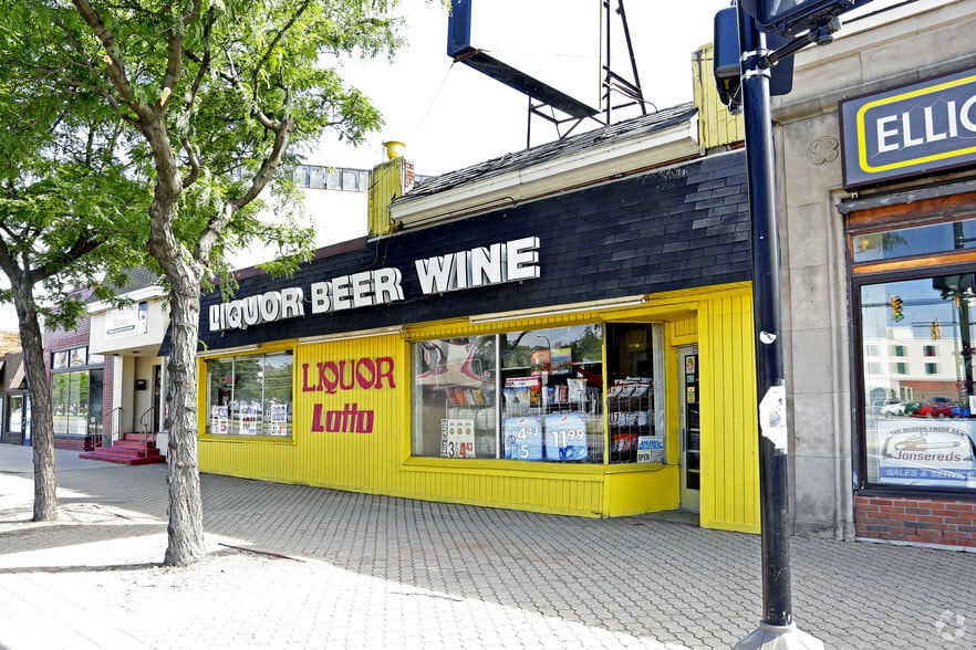 More Photos Of 22008 Woodward Ave, Ferndale Storefront For Lease