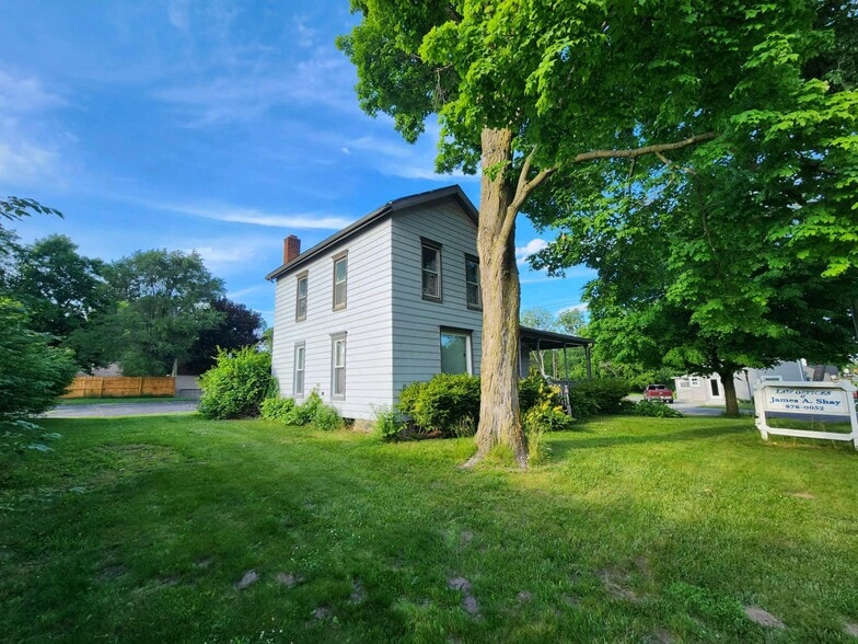 More Photos Of 545 E Main St, Pinckney Office Residential For Sale