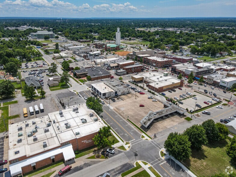 More Photos Of 120 E Broadway St, Broken Arrow Bank For Sale