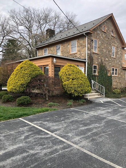 More Photos Of 601 E Lancaster Ave, Downingtown Office For Sale