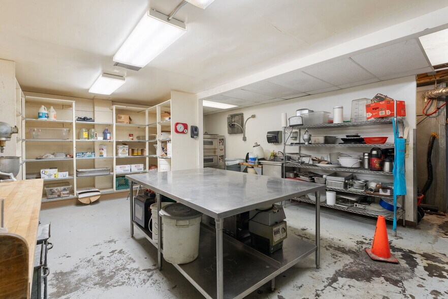 More Photos Of , Milwaukie General Retail For Sale