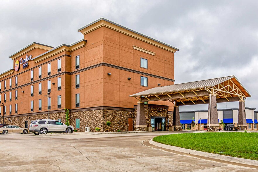 More Photos Of 3420 S Broadway, Minot Hotel For Sale