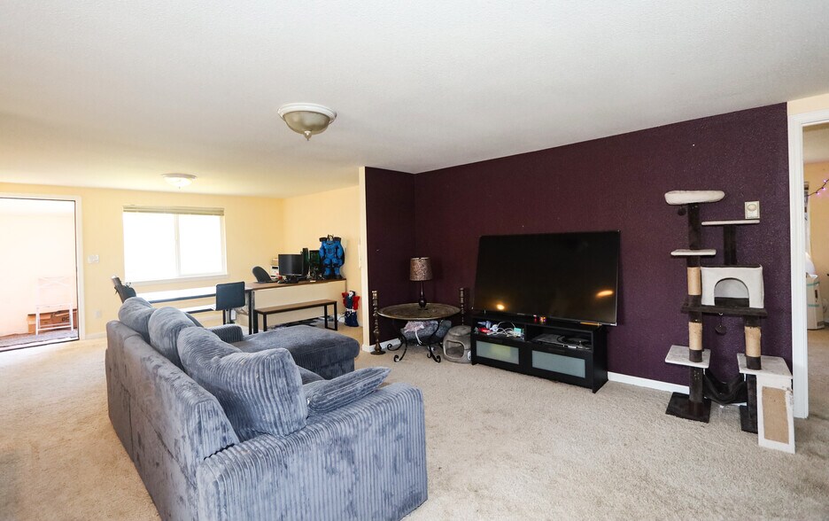 More Photos Of 814 Lincoln St, Hoquiam General Retail For Sale